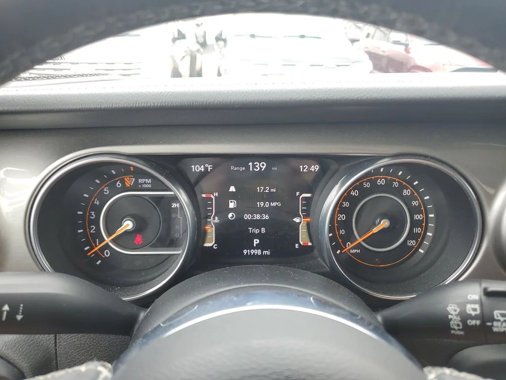 Used 2018 Green Jeep Unlimited Sahara image 22