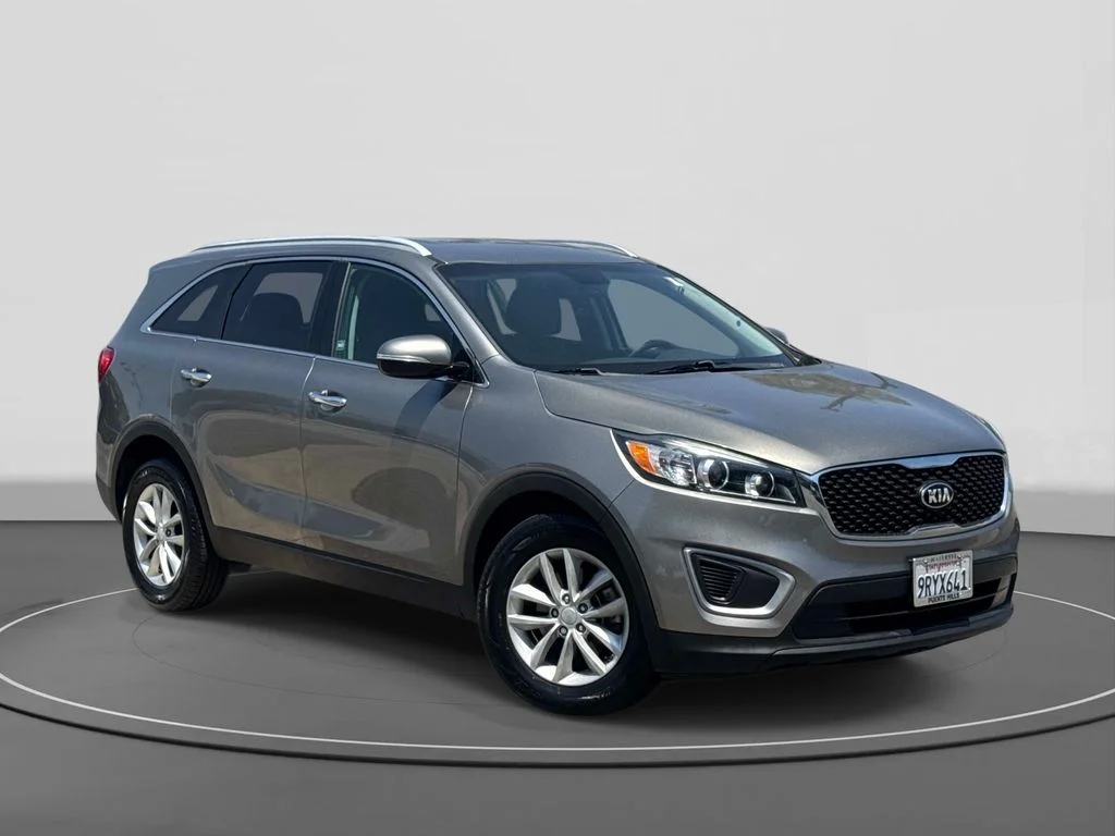 2017 Kia Sorento LX AT's photo