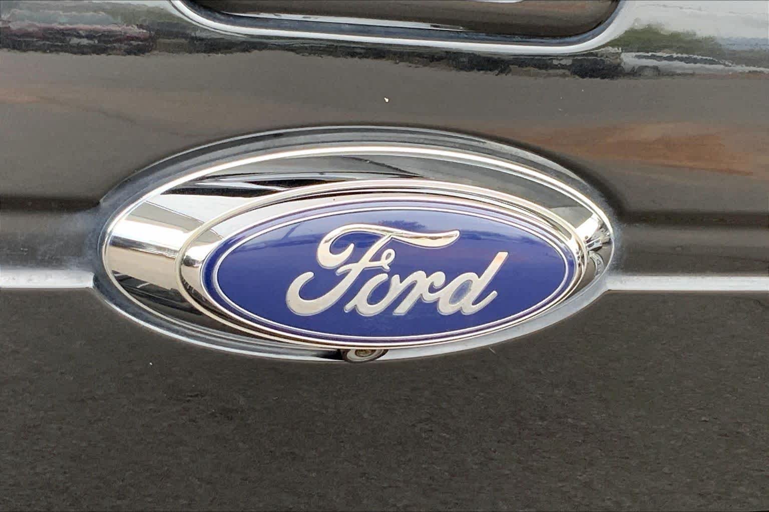 Used 2013 Tuxedo Black Metallic Ford Lariat image 30