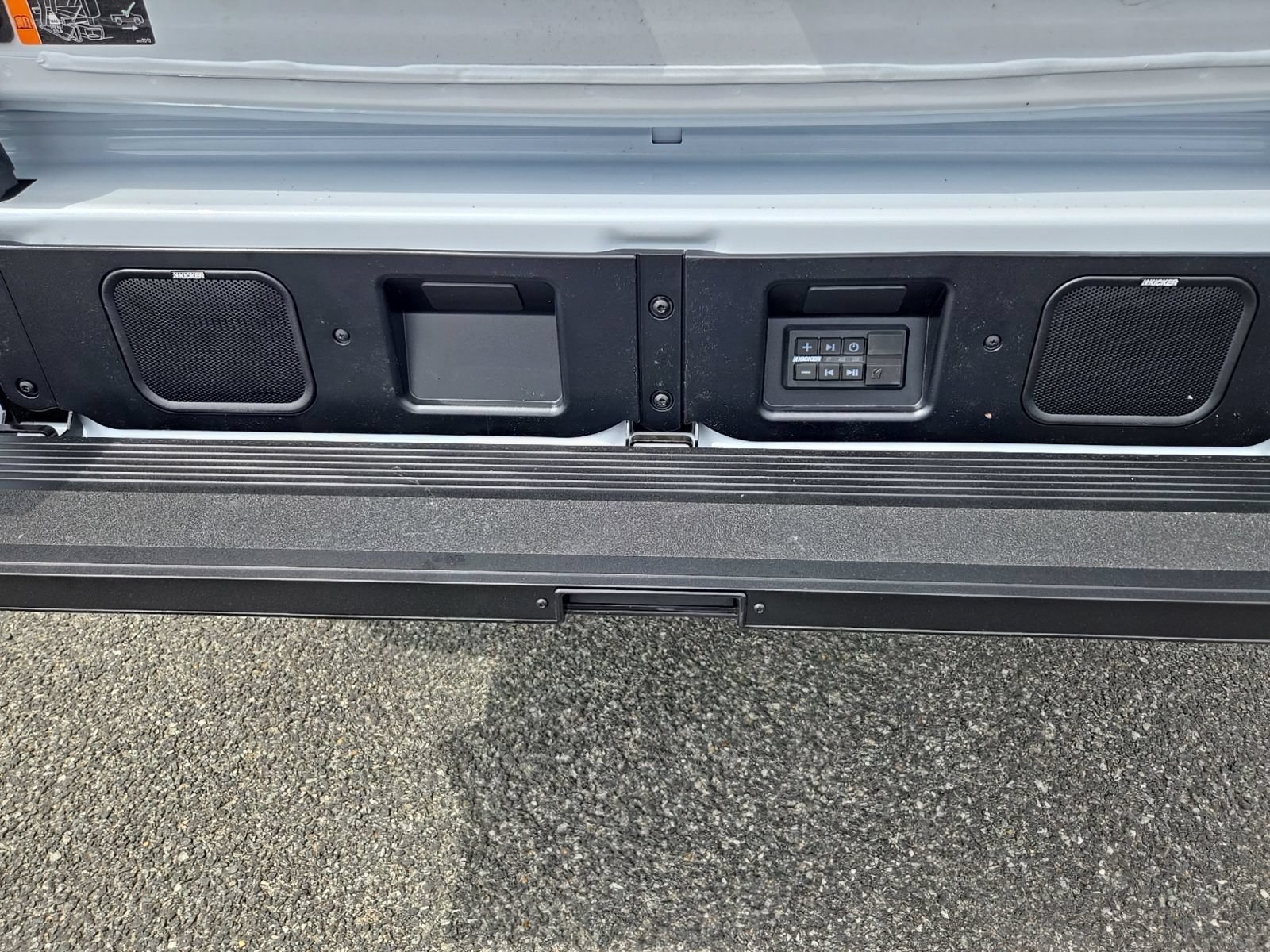New 2026 Glacier White Tricoat GMC Denali Ultimate image 17