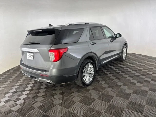 Used 2023 Gray Ford Limited image 7