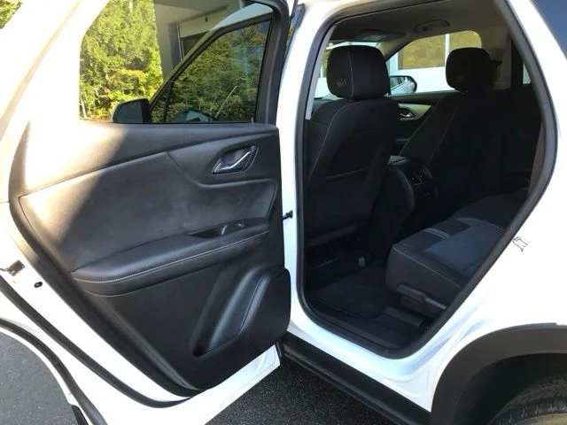 Used 2023 White Chevrolet LT image 10