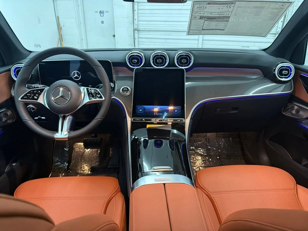 New 2027 White Mercedes-Benz GLC 300 image 23