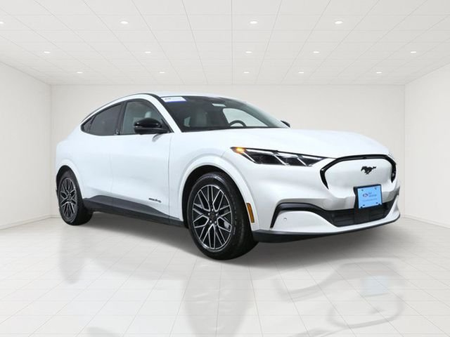 Used 2025 White Ford Premium image 1