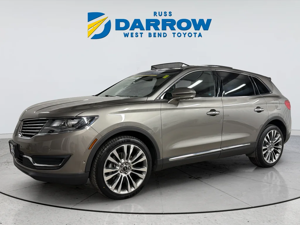 Used 2017 Gray Lincoln Reserve image 1