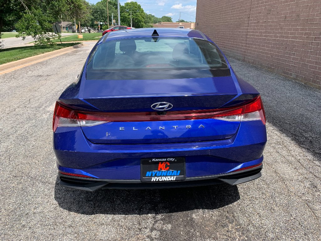 Certified Used 2023 Intense Blue Hyundai SEL image 5
