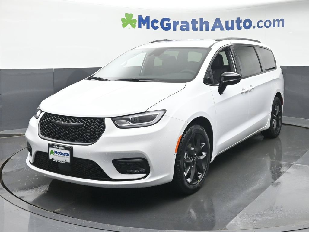 New 2026 Bright White Clear-Coat Exterior Paint Chrysler Select image 25