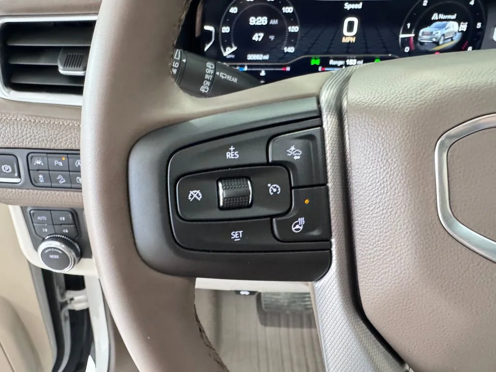 2024 GMC Yukon Denali - Photo 18