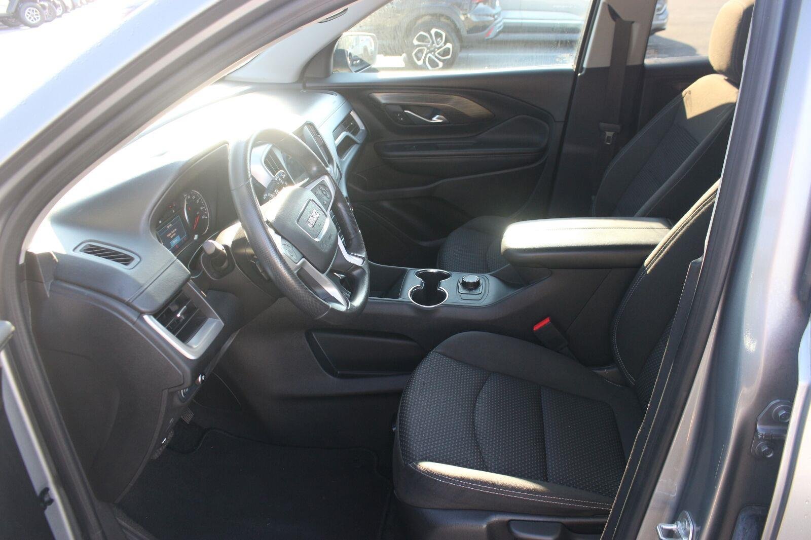 Used 2024 Sterling Metallic GMC SLE image 16