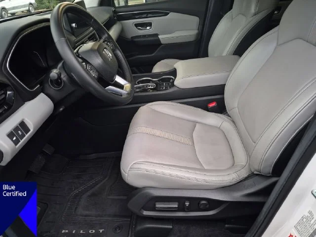 Used 2024  Honda Touring image 15