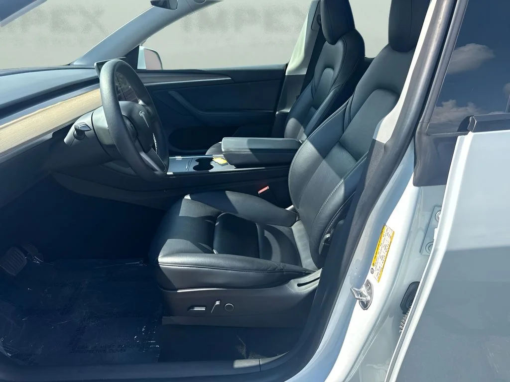 Used 2022 White Tesla Long Range image 9