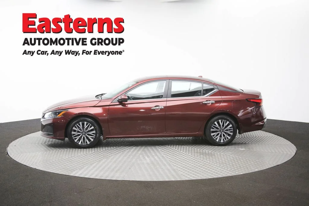 Used 2023 Red Nissan 2.5 SV image 63
