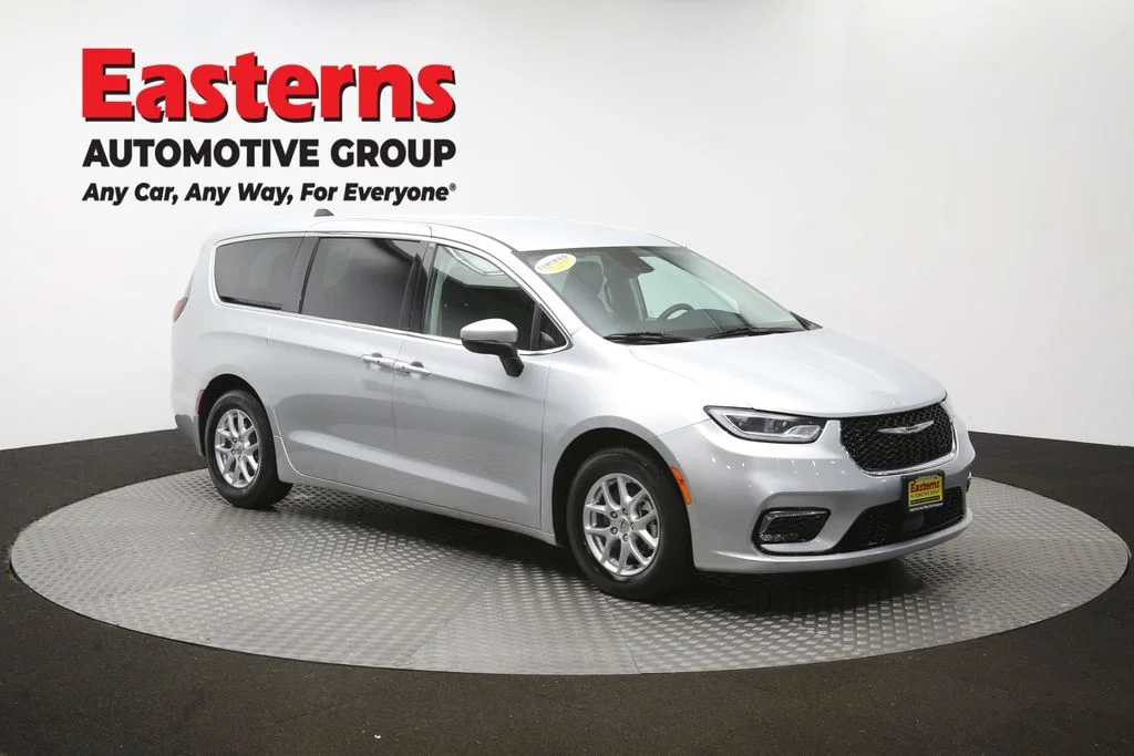 Used 2023 Silver Chrysler Touring L image 51
