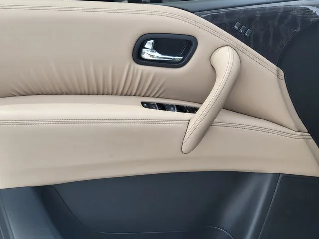 Used 2023 Black Nissan Platinum image 20