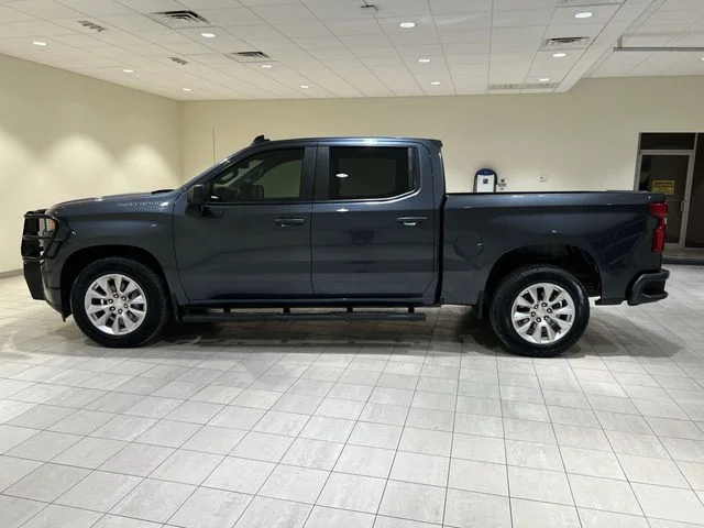 Used 2019 Gray Chevrolet Custom image 2