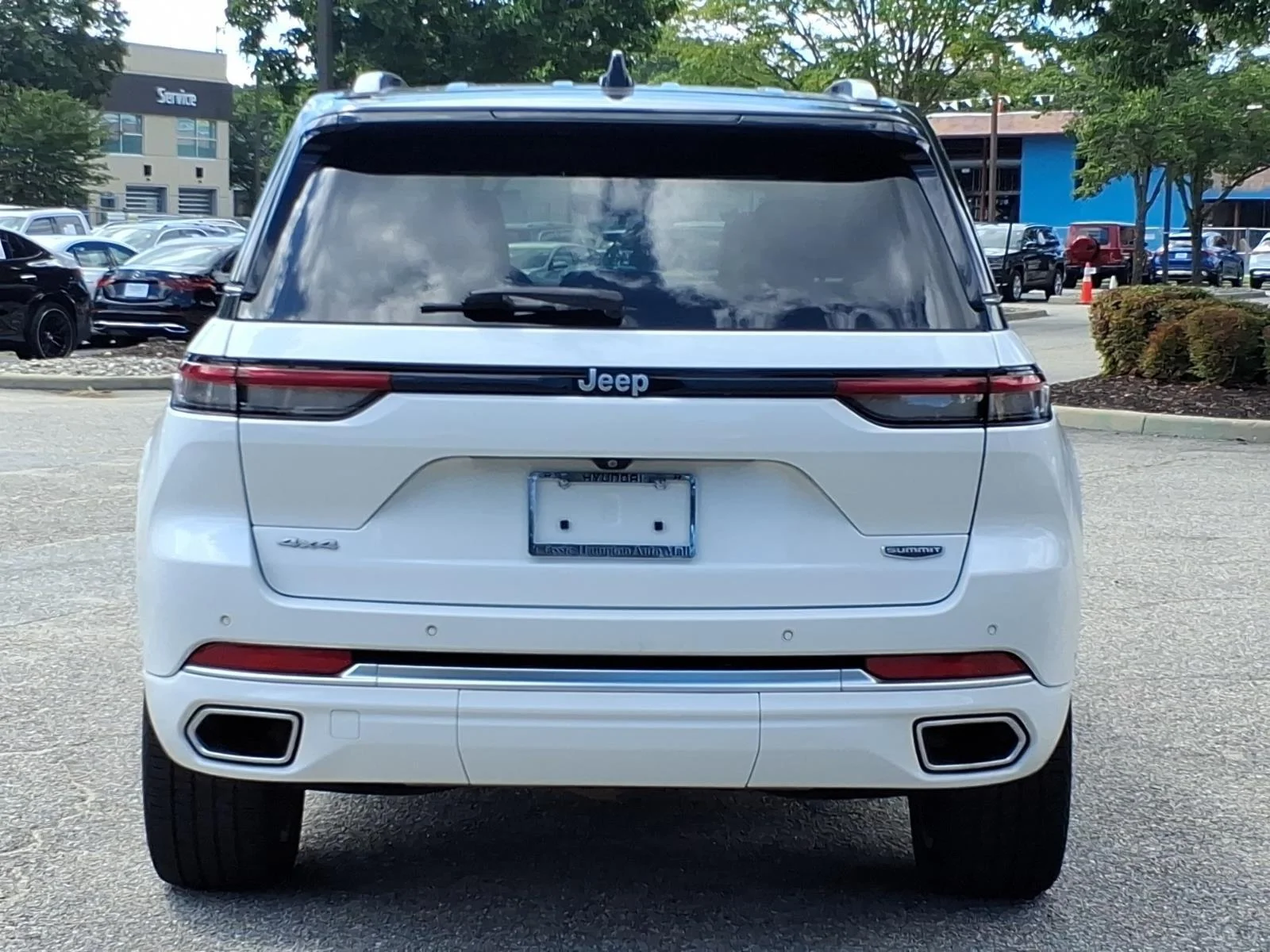 Used 2022 Bright White Clearcoat Jeep Summit Reserve image 9