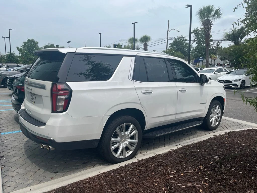 Used 2021 Pearl Chevrolet High Country image 5