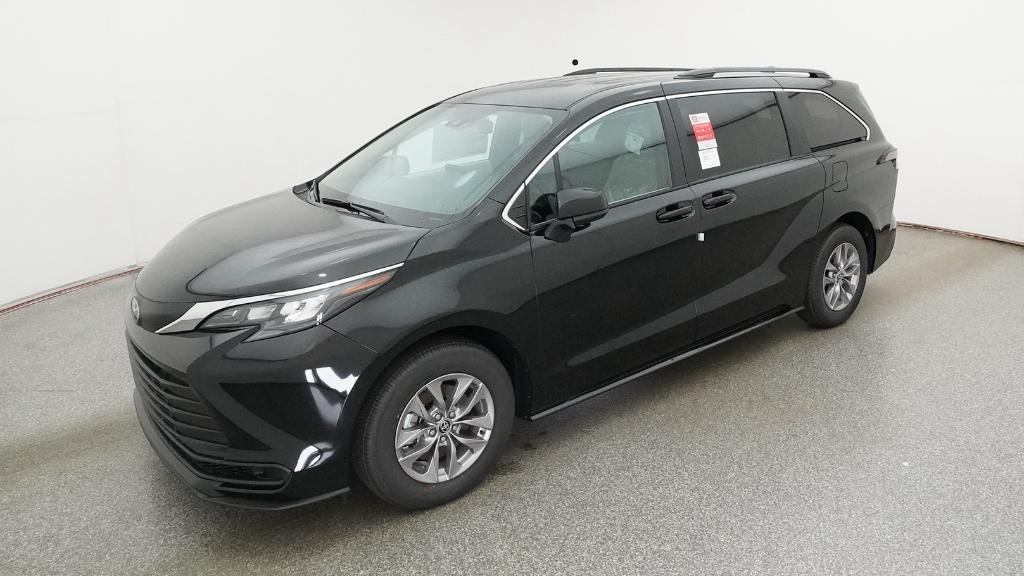 2026 Toyota Sienna LE 8-Passenger Hybrid FWD's photo