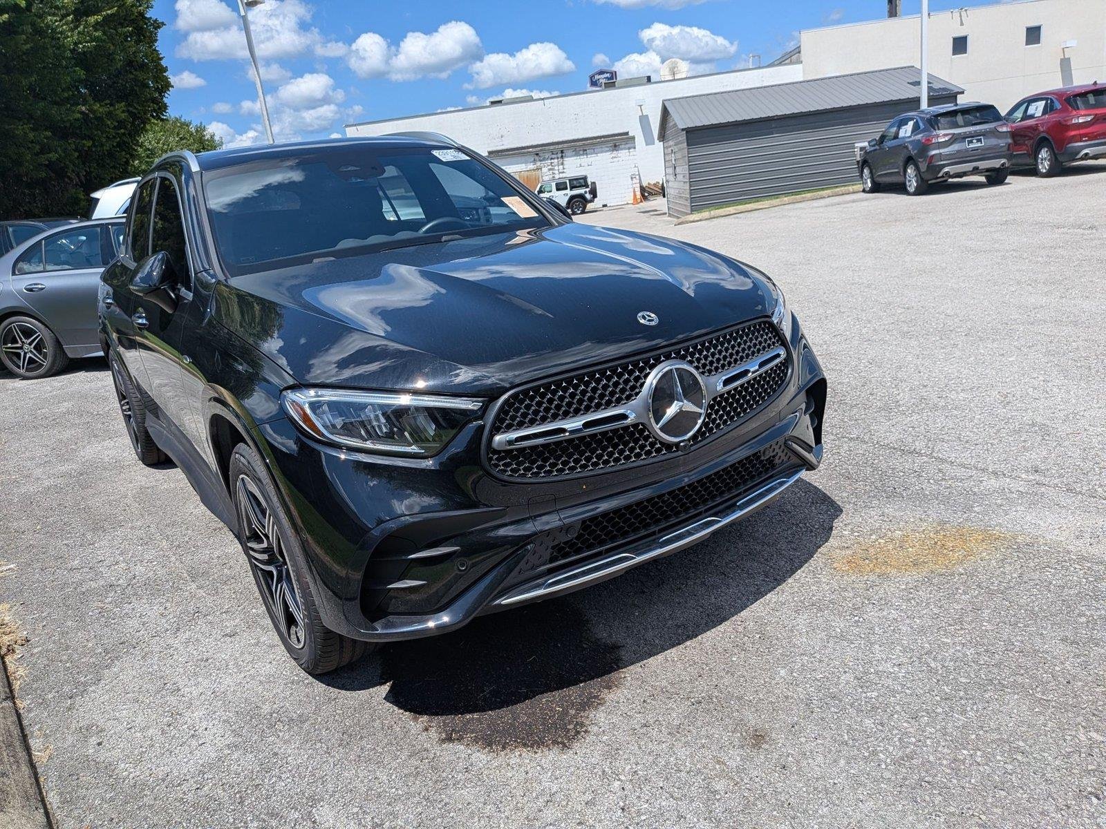 Used 2025 Black Mercedes-Benz GLC 350e image 3