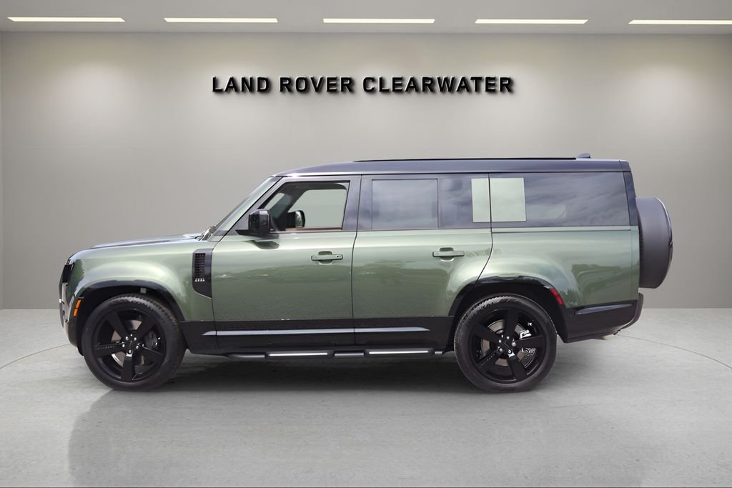 New 2026 Woolstone Green Land Rover X-Dynamic SE image 2