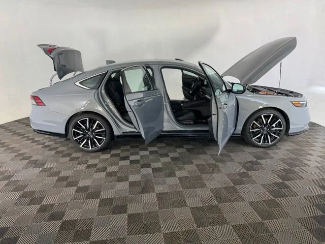 Used 2025 Gray Honda Touring image 16