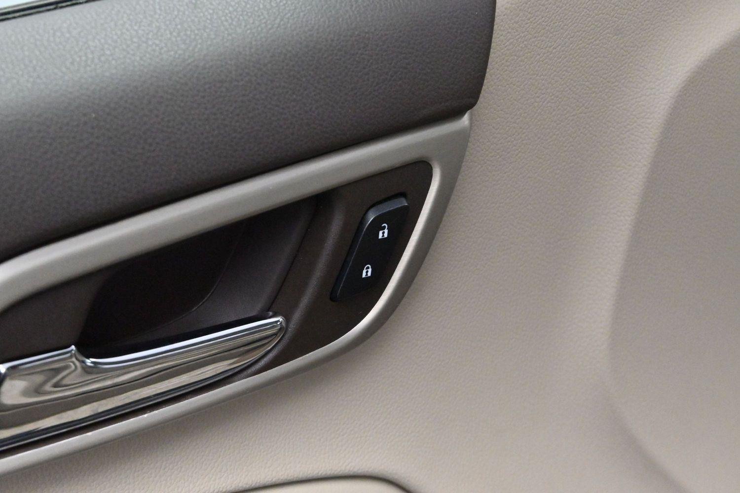 Used 2019 Smokey Quartz Metallic GMC Denali image 10