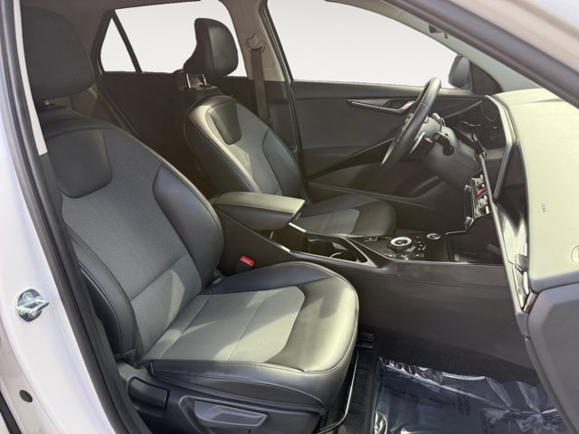 Used 2025 Snow White Pearl Kia EX image 19
