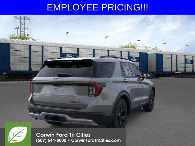 New 2026 Carbonized Gray Metallic Ford Tremor image 8