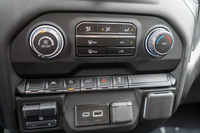 Used 2024 Blue Chevrolet Custom image 28