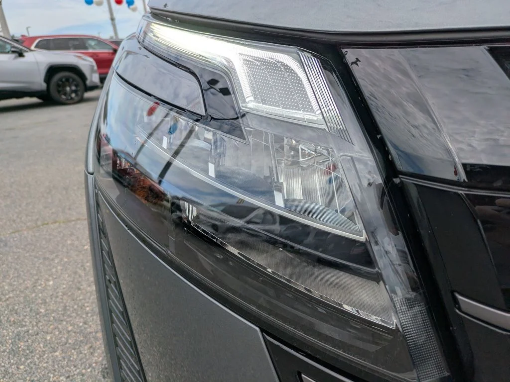 New 2026 Gun Metallic Nissan SL image 10