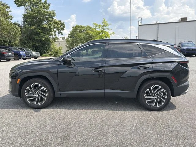 Used 2025 Black Hyundai Limited image 16