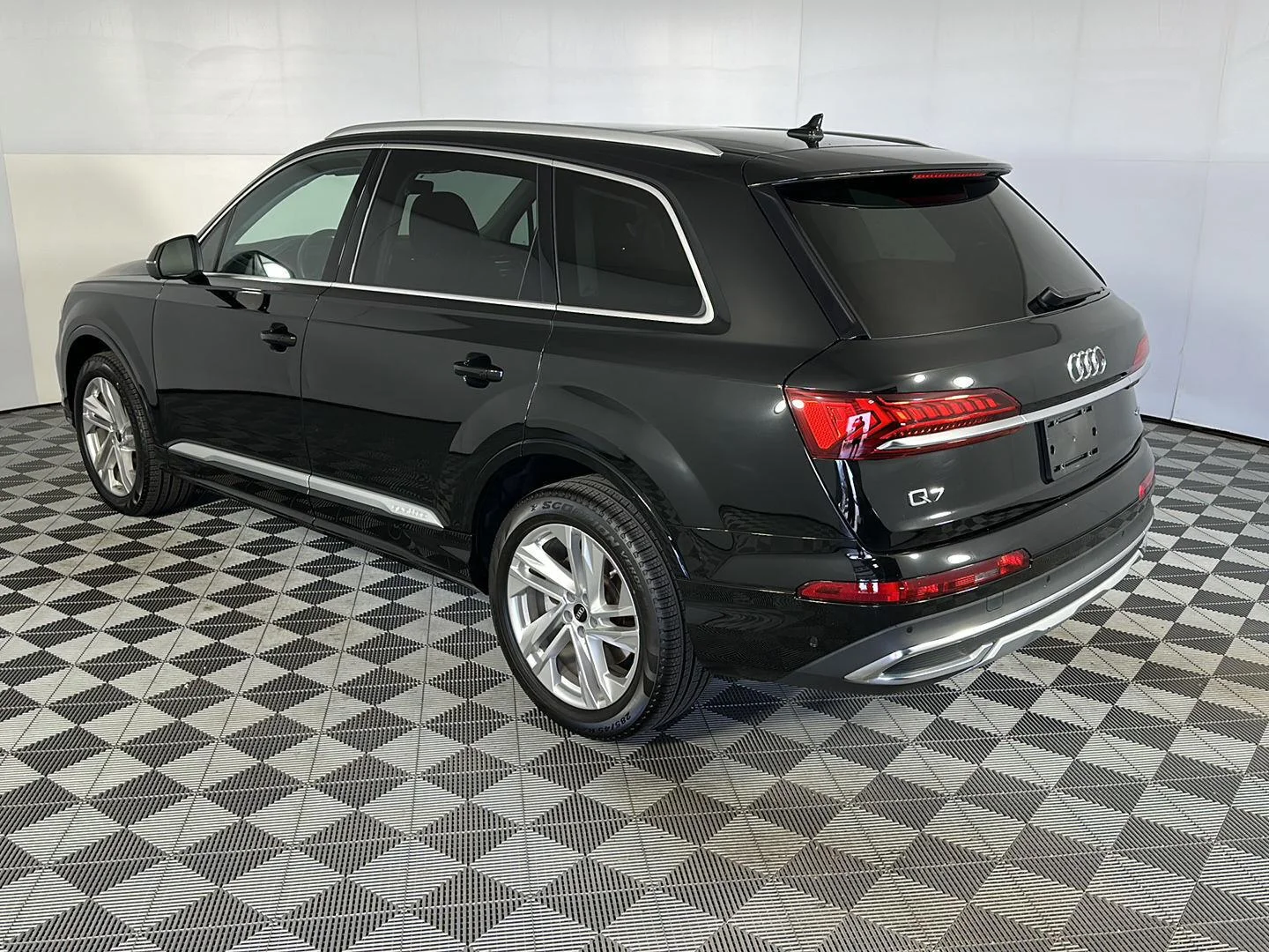 Used 2023 Mythos Black Metallic Audi Premium image 12