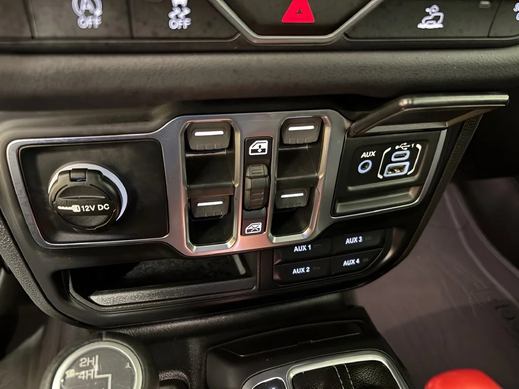 Used 2025 White Jeep High Tide image 23