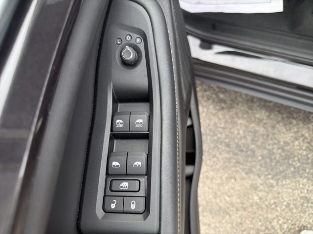 Used 2023 Black Jeep Laredo image 13