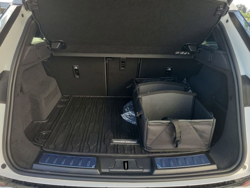 2026 Land Rover Range Rover Evoque Dynamic SE - Photo 11
