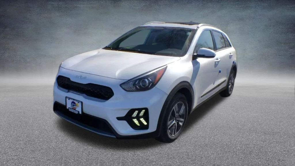 Used 2022 White Kia EX Premium image 6