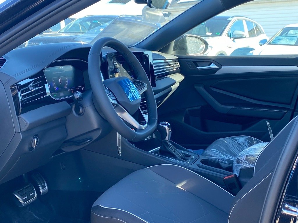 2026 Volkswagen Jetta Sport - Photo 6