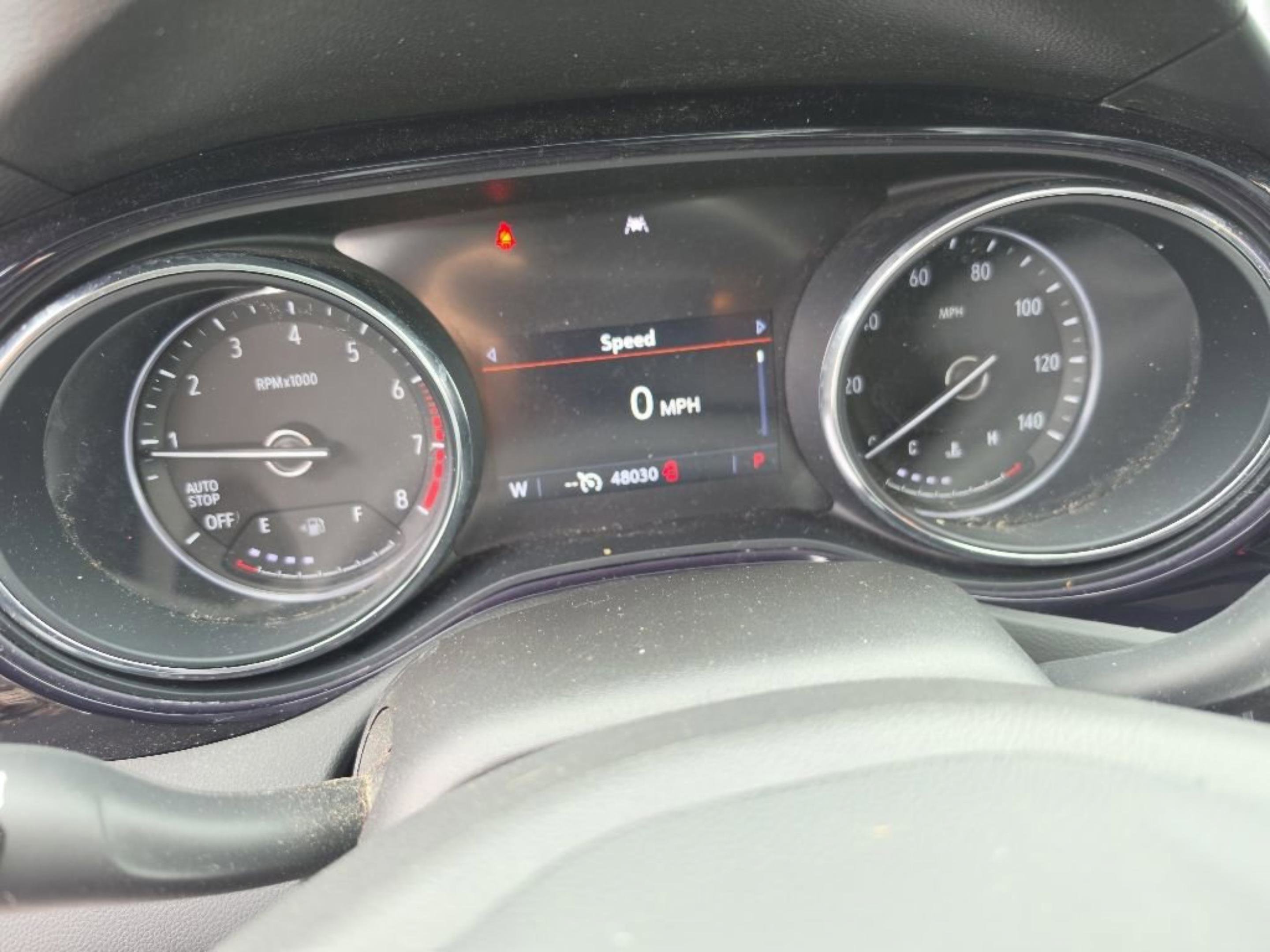 Used 2022 Summit White Buick Select image 22