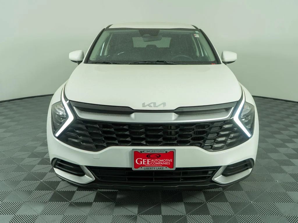 Used 2023 White Kia LX image 2