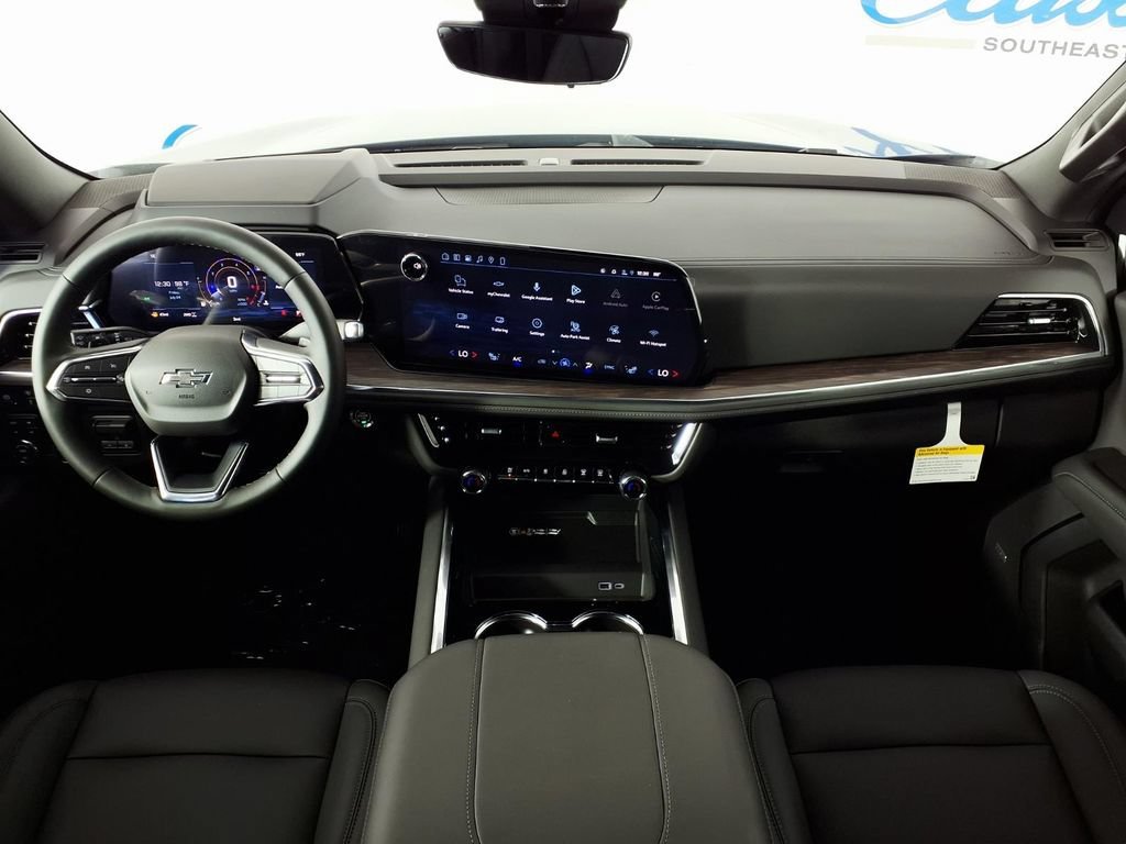 2026 Chevrolet Suburban Z71 - Photo 9