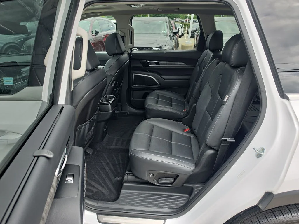 Used 2023 White Kia SX image 11