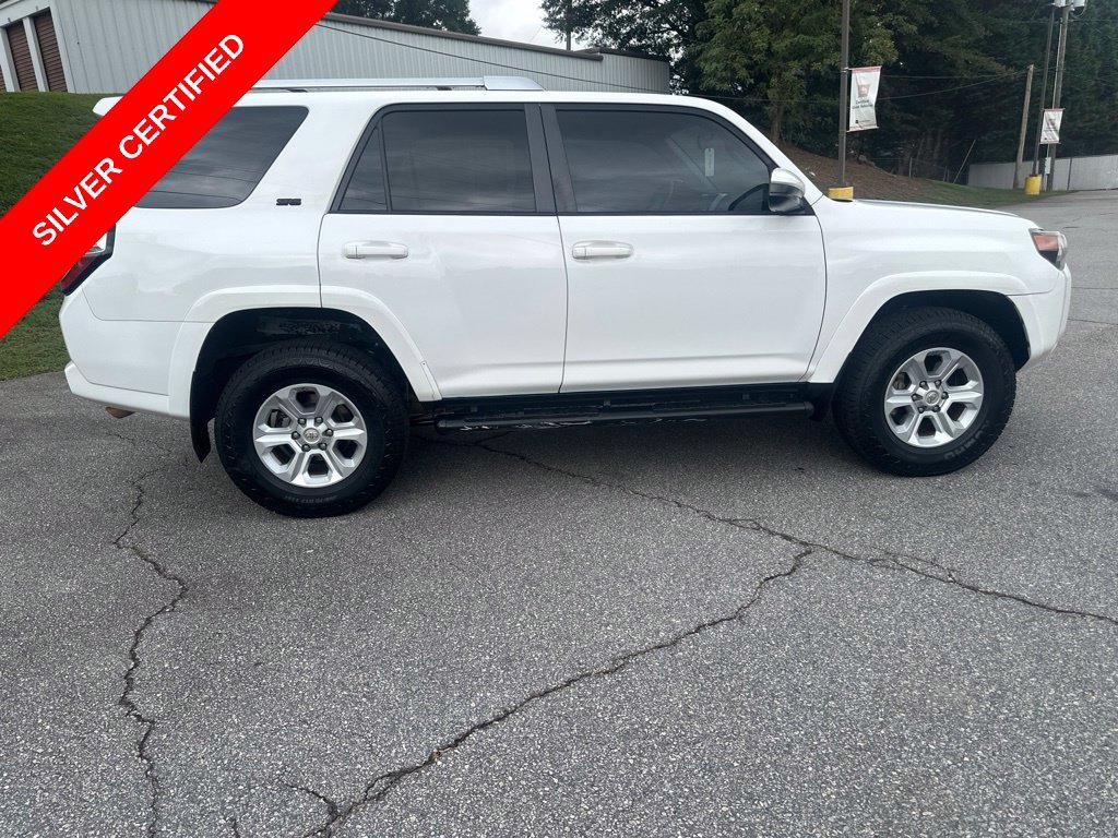 Used 2017 Super White Toyota SR5 image 8