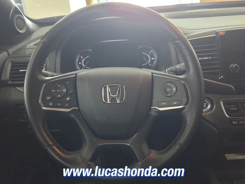 Used 2023 Red Honda EX-L AWD image 10