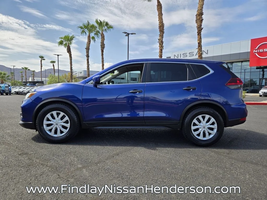 Used 2019 Blue Nissan S image 3