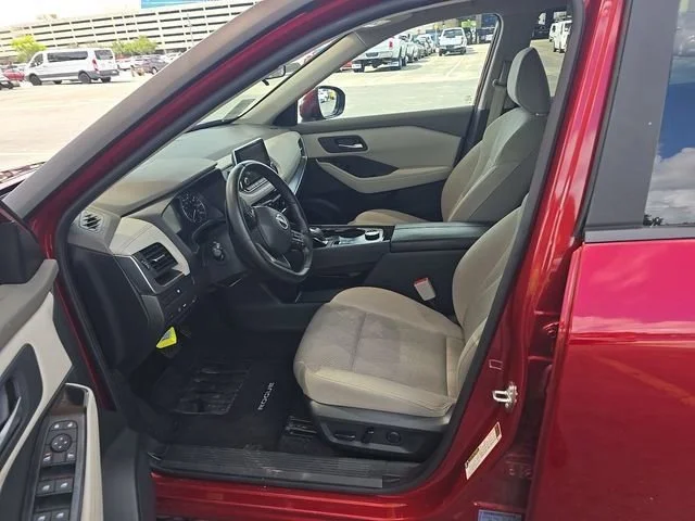 Used 2025 Scarlet Ember T Nissan SV image 4