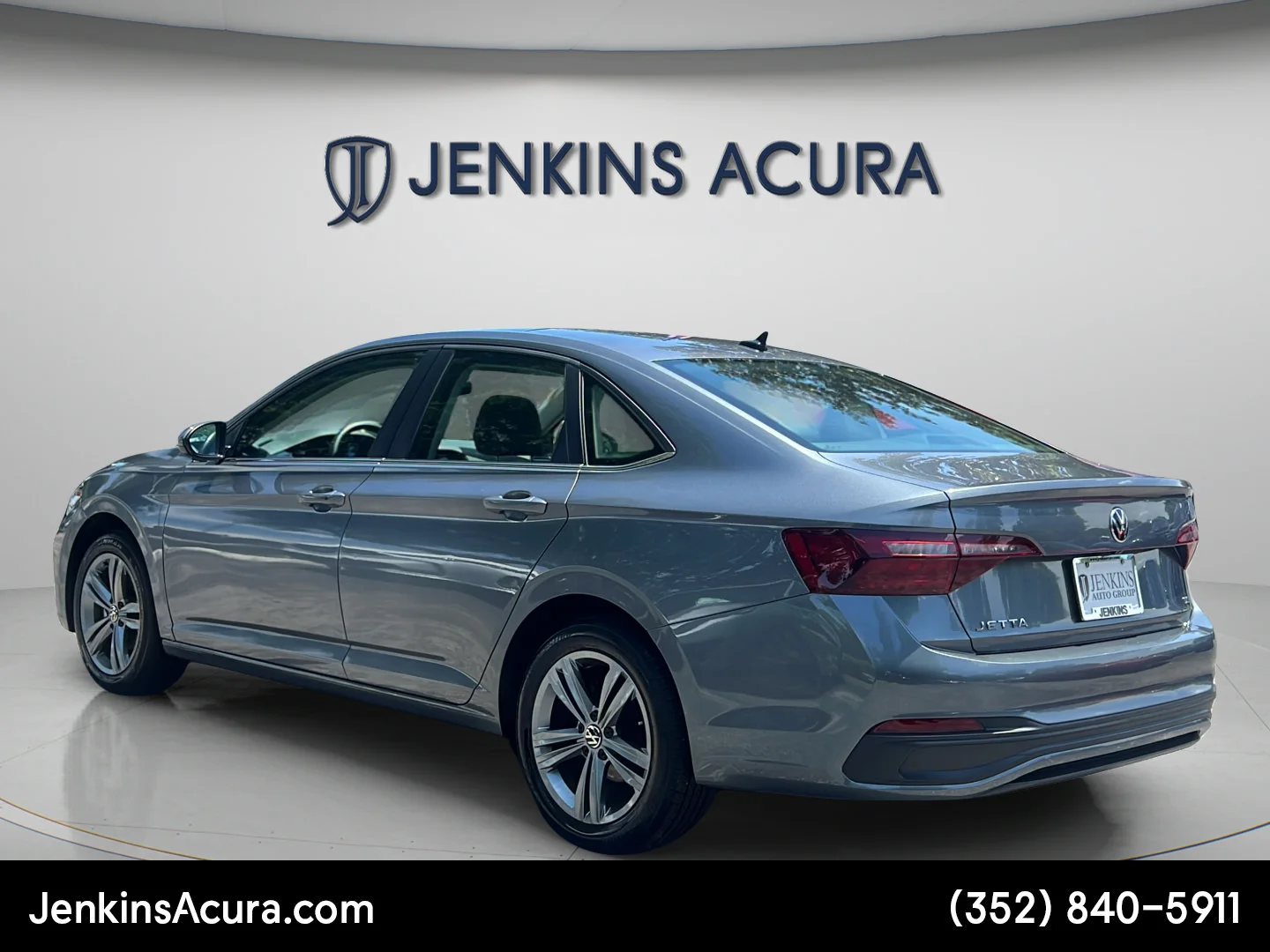 Used 2024 Platinum Gray Metallic Volkswagen SE image 6