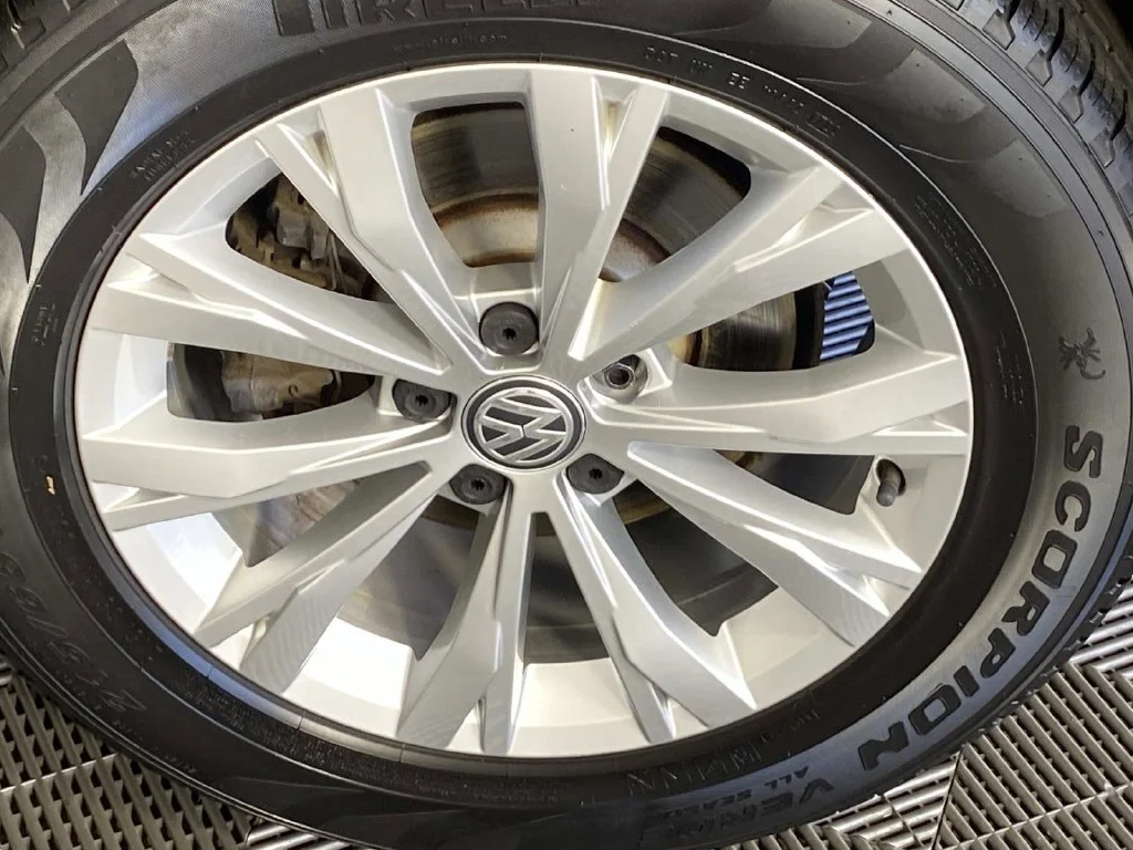 Used 2018 Platinum Gray Metallic Volkswagen 2.0T S image 27