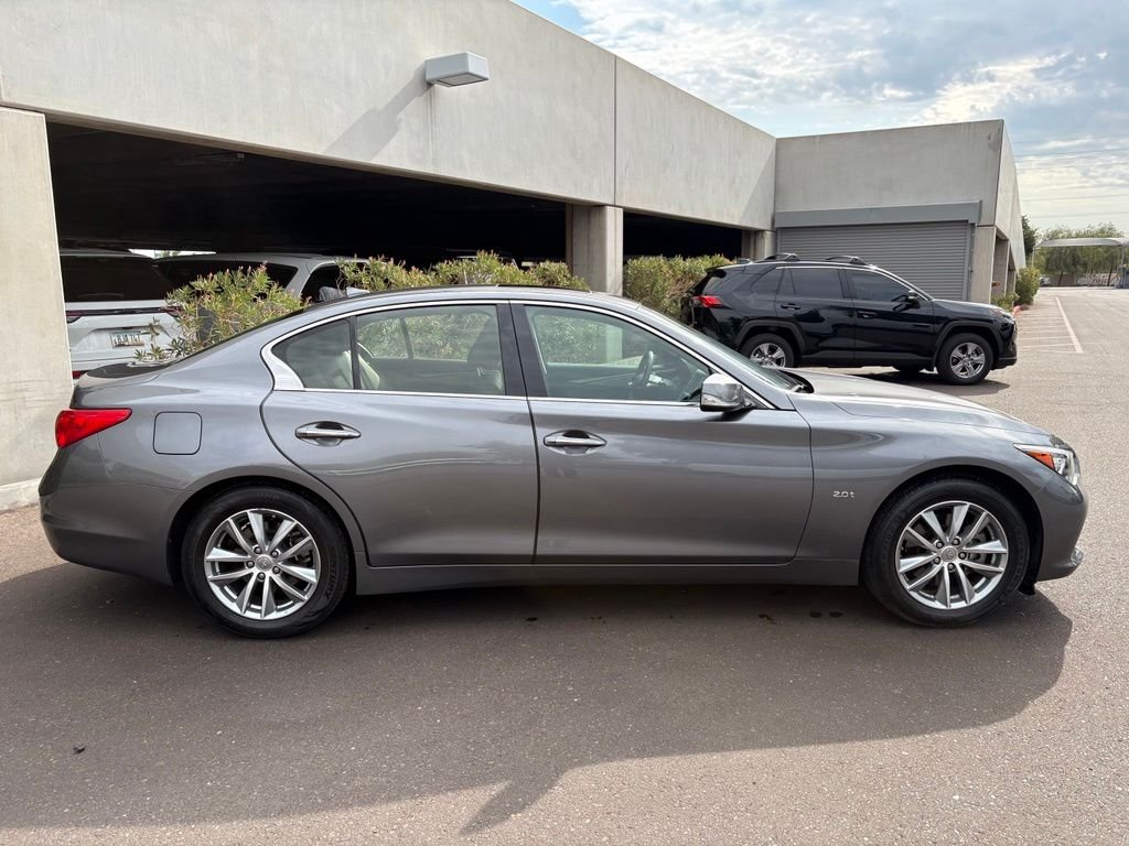 Used 2016 Gray INFINITI 2.0t Premium image 6