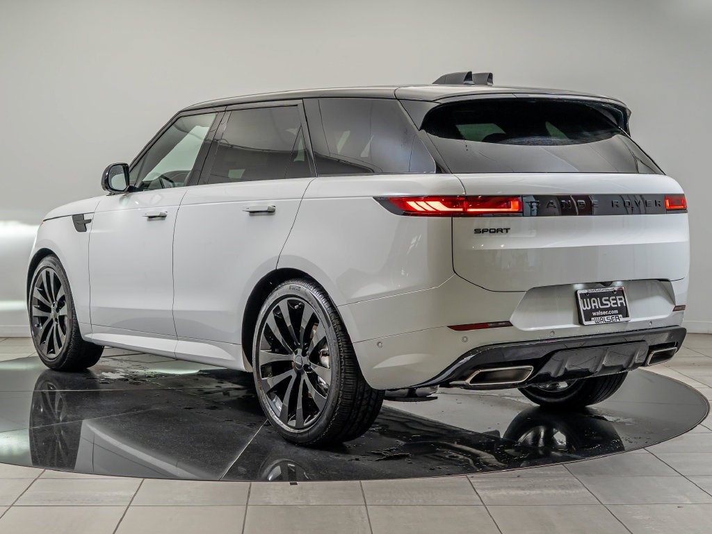 New 2026 Fuji White Land Rover Dynamic SE image 7