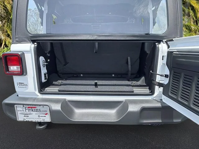 New 2026 Bright White Clear-Coat Exterior Paint Jeep Sport image 25